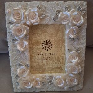 Elegant Cream Rose Photo Frame